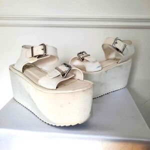 Yru Orion White Platform Sandal Size 7